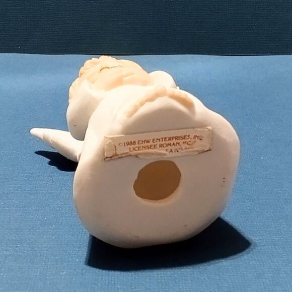 Vintage 1988 Roman Bisque Porcelain Angel Figurine Christmas Dream - Picture 6 of 6